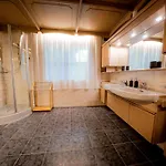 Apartment Alpenblick Watzmann-kehlstein - Lage Im Berchtesgadener Land I Bis Zu 8 Personen I Grosse Terrasse Mit Blick Auf Berge I Smart Tv I Billiard I Wlan I Kostenloser Parkplatz